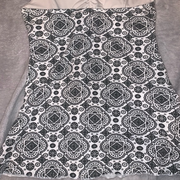 Strapless too - Picture 3 of 4